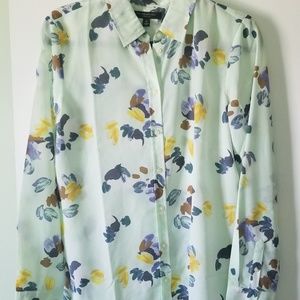 Banana Republic blouse, size medium, brand new wit